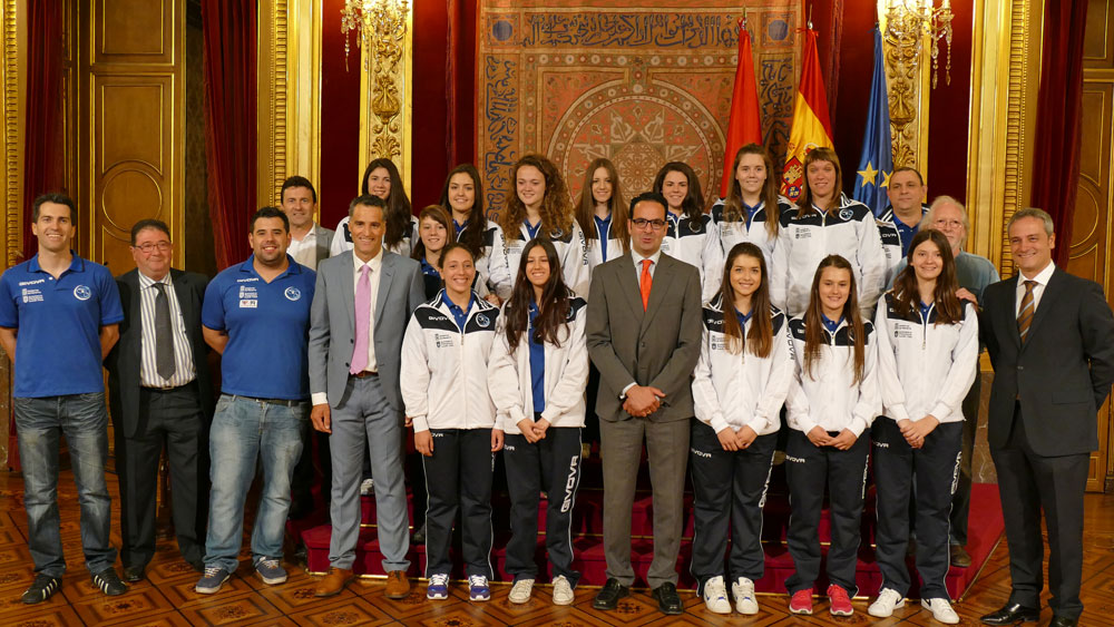 El Gobierno de Navarra recibe a las chicas del W9802